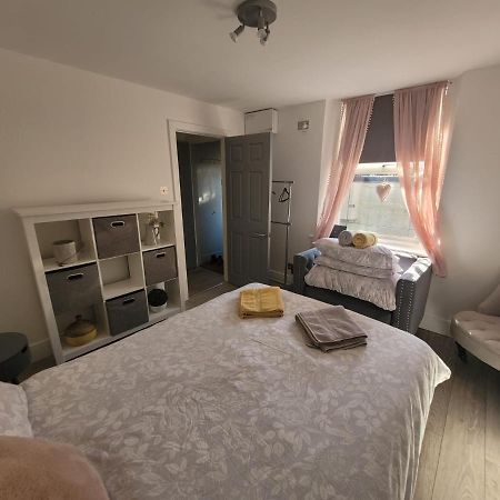 Entire Apartment With Sun Filled Private Garden Margate Bagian luar foto